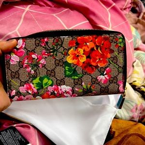 Gucci Wallet!